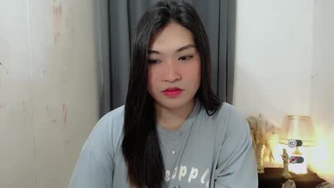 Snapshot of clairewntr_ chatting on 10.12.25 CLAIRE online show from 10.12.25