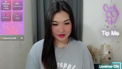 Snapshot of clairewntr_ chatting on 10.13.25 CLAIRE online show from 10.13.25