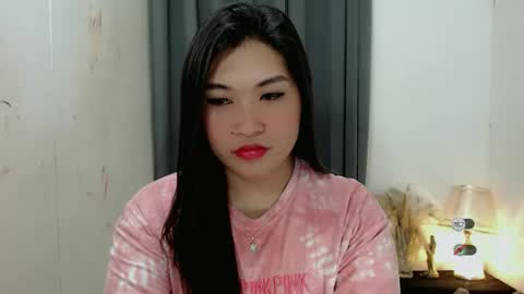 Snapshot of clairewntr_ chatting on 10.17.25 CLAIRE online show from 10.17.25