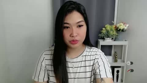 Snapshot of clairewntr_ chatting on 10.23.25 CLAIRE online show from 10.23.25