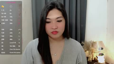 Snapshot of clairewntr_ chatting on 10.27.25 CLAIRE online show from 10.27.25