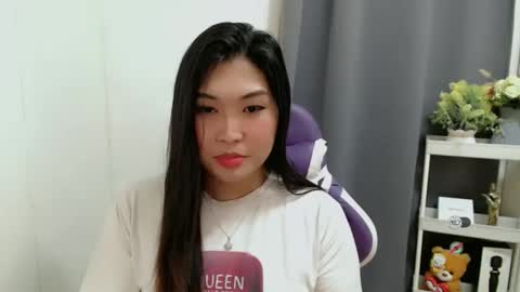 Snapshot of clairewntr_ chatting on 10.28.25 CLAIRE online show from 10.28.25