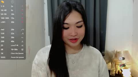 Snapshot of clairewntr_ chatting on 10.30.25 CLAIRE online show from 10.30.25