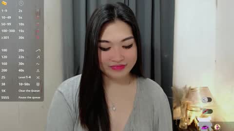 Snapshot of clairewntr_ chatting on 11.02.25 CLAIRE online show from 11.02.25