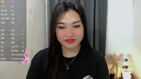 Snapshot of clairewntr_ chatting on 11.10.25 CLAIRE online show from 11.10.25