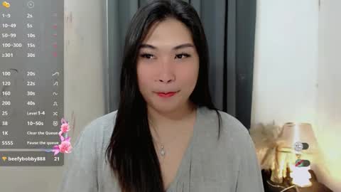 Snapshot of clairewntr_ chatting on 11.10.25 CLAIRE online show from 11.10.25