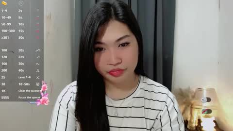 Snapshot of clairewntr_ chatting on 11.12.25 CLAIRE online show from 11.12.25