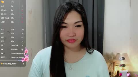 Snapshot of clairewntr_ chatting on 11.14.25 CLAIRE online show from 11.14.25