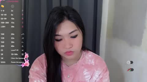 Snapshot of clairewntr_ chatting on 11.20.25 CLAIRE online show from 11.20.25