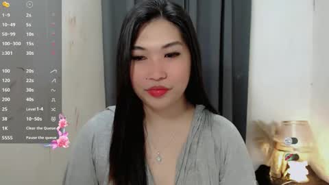 Snapshot of clairewntr_ chatting on 11.26.25 CLAIRE online show from 11.26.25