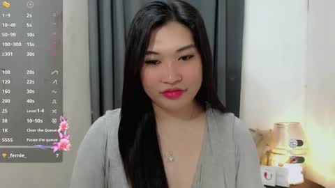 Snapshot of clairewntr_ chatting on 12.16.25 CLAIRE online show from 12.16.25