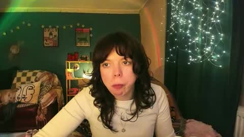 Snapshot of clancyosbourne chatting on 03.09.26 Clancy online show from 03.09.26