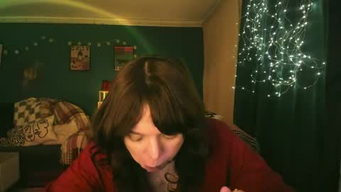 Snapshot of clancyosbourne chatting on 04.08.26 Clancy online show from 04.08.26