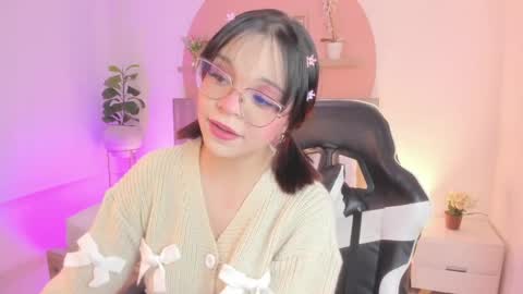 Snapshot of clara_lu chatting on 06.07.26 C L A R A online show from 06.07.26