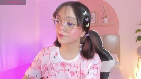 Snapshot of clara_lu chatting on 06.23.26 C L A R A online show from 06.23.26