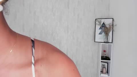 Clara  online show from 01.05.25