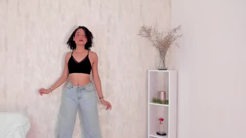 Clara  online show from 01.09.25