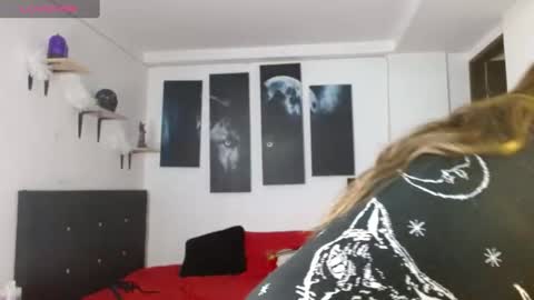 clara_xuee online show from 12.27.24