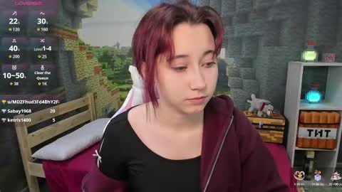 Snapshot of clarabenson chatting on 09.26.25 clarabenson online show from 09.26.25