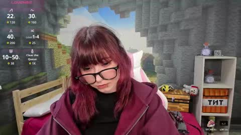 Snapshot of clarabenson chatting on 11.07.25 clarabenson online show from 11.07.25