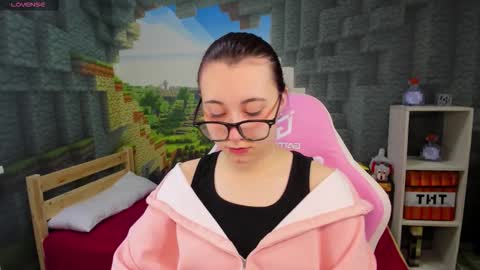 Snapshot of clarabenson chatting on 12.03.25 clarabenson online show from 12.03.25