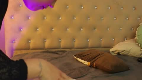 Clara online show from 01.08.26