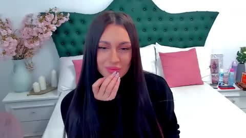 ClaraXJoy online show from 12.05.24