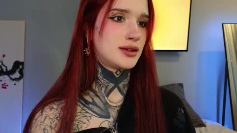 Snapshot of clarewoods chatting on 01.18.26 Sophie online show from 01.18.26