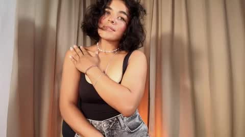 Snapshot of claricerose chatting on 11.25.25 clarise online show from 11.25.25