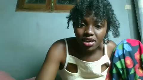 Snapshot of clarisse98 chatting on 10.16.25 clarisse98 online show from 10.16.25