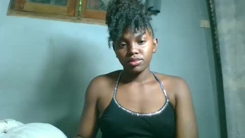 Snapshot of clarisse98 chatting on 10.17.25 clarisse98 online show from 10.17.25