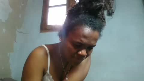 Snapshot of clarisse98 chatting on 10.23.25 clarisse98 online show from 10.23.25