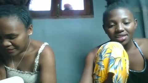 Snapshot of clarisse98 chatting on 10.25.25 clarisse98 online show from 10.25.25