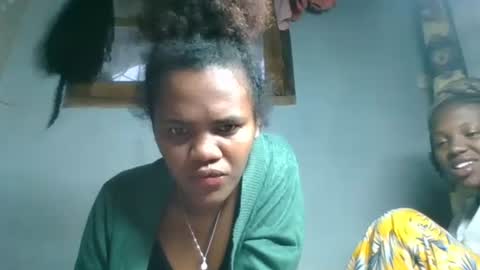 Snapshot of clarisse98 chatting on 10.26.25 clarisse98 online show from 10.26.25