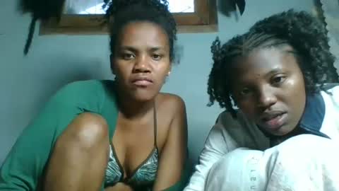 Snapshot of clarisse98 chatting on 10.27.25 clarisse98 online show from 10.27.25