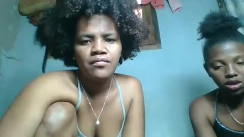 Snapshot of clarisse98 chatting on 10.29.25 clarisse98 online show from 10.29.25