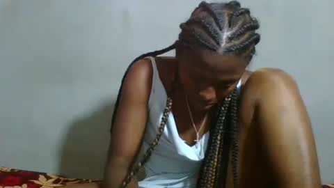 Snapshot of clarisse98 chatting on 11.02.25 clarisse98 online show from 11.02.25