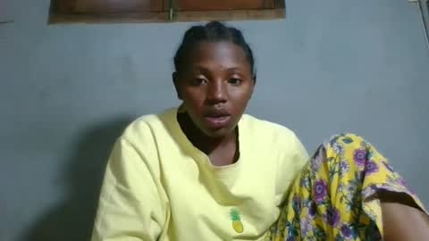 Snapshot of clarisse98 chatting on 11.10.25 clarisse98 online show from 11.10.25