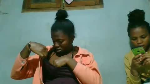 Snapshot of clarisse98 chatting on 11.15.25 clarisse98 online show from 11.15.25