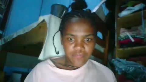 Snapshot of clarisse98 chatting on 11.19.25 clarisse98 online show from 11.19.25