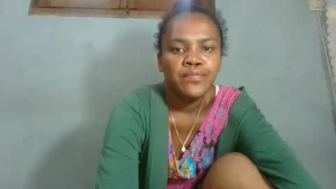 Snapshot of clarisse98 chatting on 11.21.25 clarisse98 online show from 11.21.25