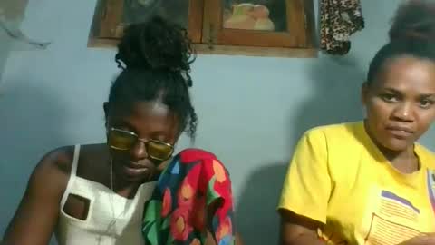 Snapshot of clarisse98 chatting on 11.22.25 clarisse98 online show from 11.22.25