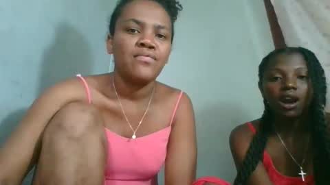 Snapshot of clarisse98 chatting on 11.28.25 clarisse98 online show from 11.28.25