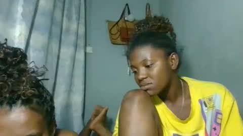 Snapshot of clarisse98 chatting on 12.02.25 clarisse98 online show from 12.02.25