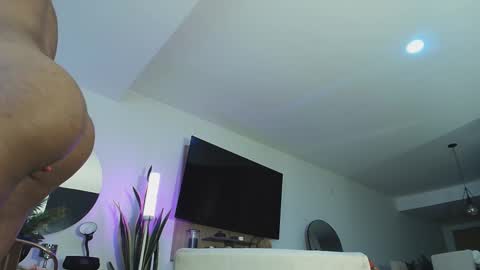 Snapshot of clark_strong chatting on 11.06.25 clark_strong online show from 11.06.25