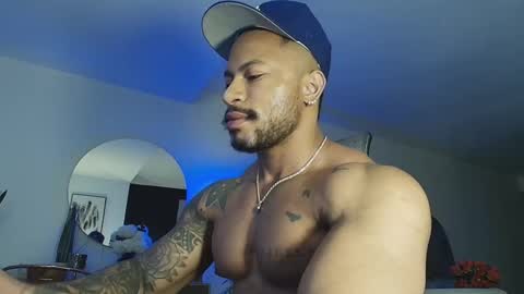 Snapshot of clark_strong chatting on 11.12.25 clark_strong online show from 11.12.25