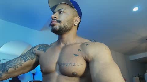 Snapshot of clark_strong chatting on 11.15.25 clark_strong online show from 11.15.25