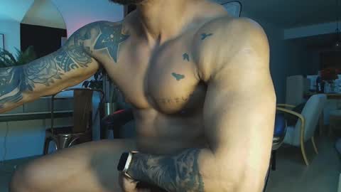 Snapshot of clark_strong chatting on 11.17.25 clark_strong online show from 11.17.25