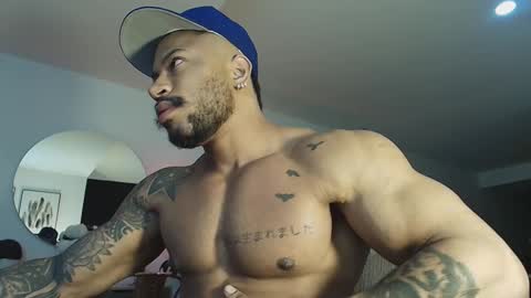 Snapshot of clark_strong chatting on 11.23.25 clark_strong online show from 11.23.25