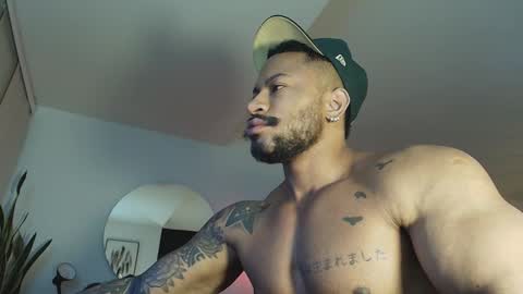 Snapshot of clark_strong chatting on 11.29.25 clark_strong online show from 11.29.25